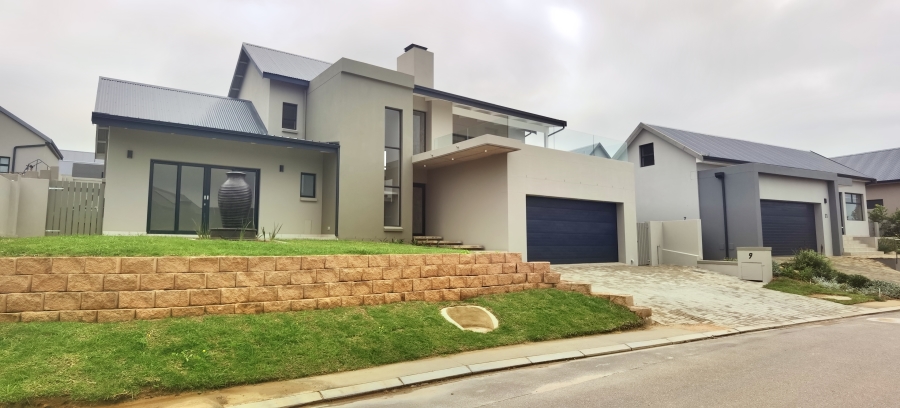 3 Bedroom Property for Sale in Outeniquasbosch Western Cape